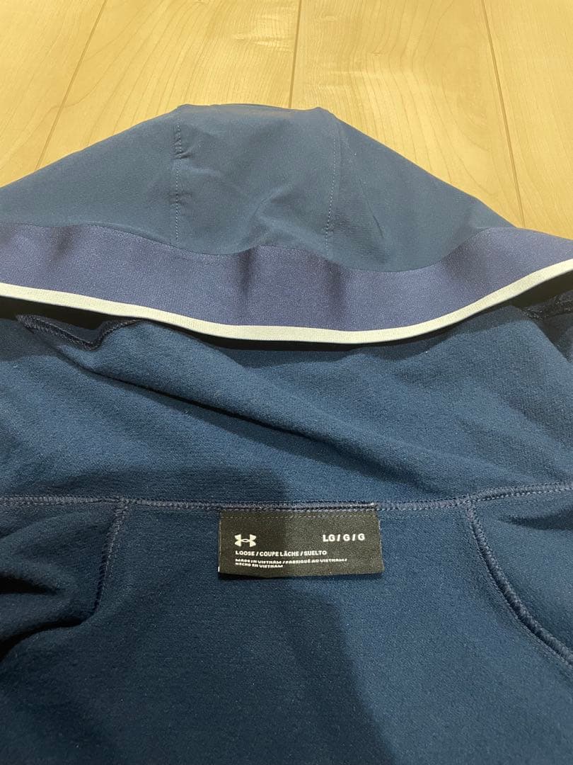 アンダーアーマー　Lサイズ　新品アウター(⁎⁍̴̛ᴗ⁍̴̛⁎)