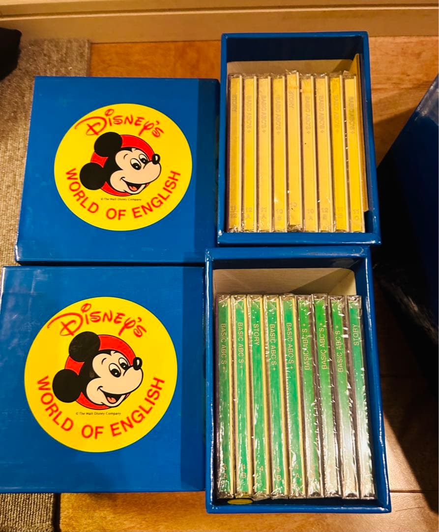 大量ディズニー英語教材テキストDVD,CD,ゲーム，カード、玩具，ミッキーマウス