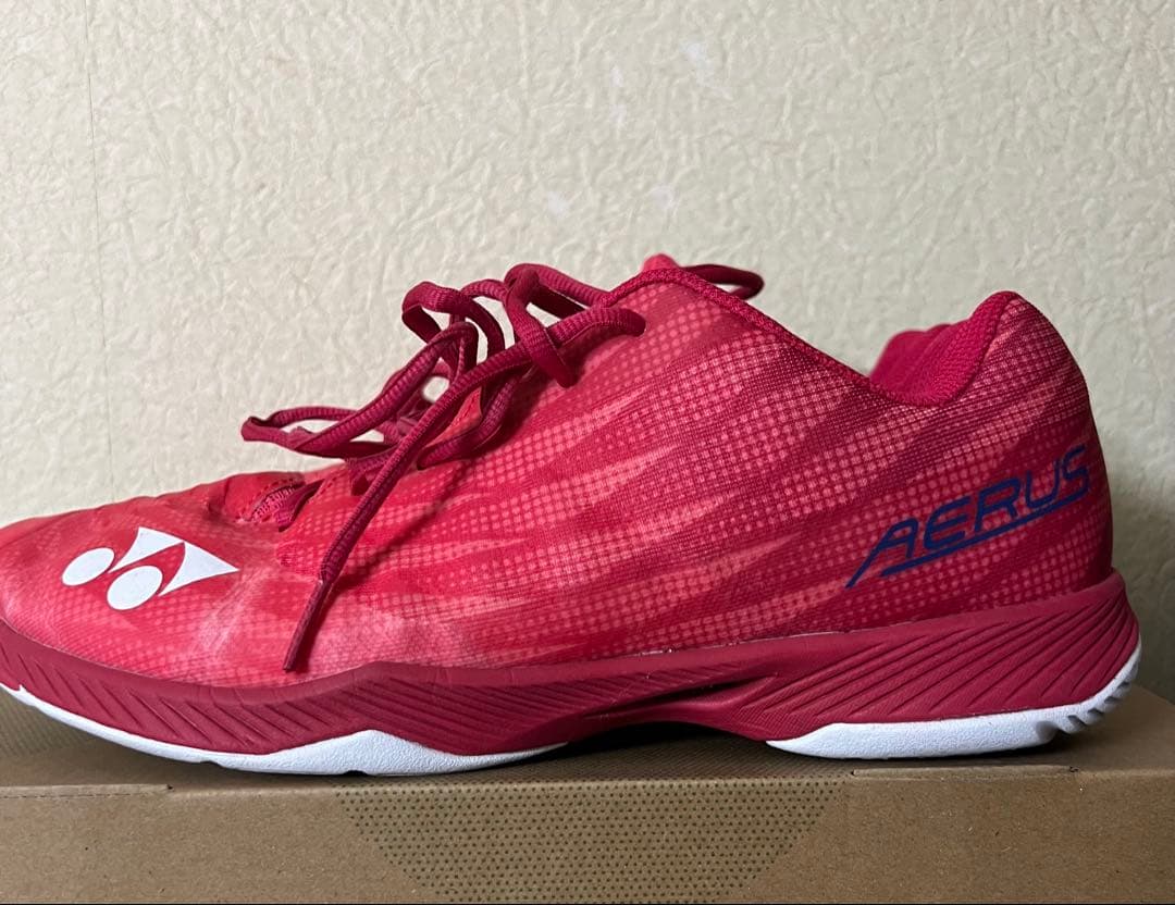 YONEX AERUS レッド バドミントンシューズ