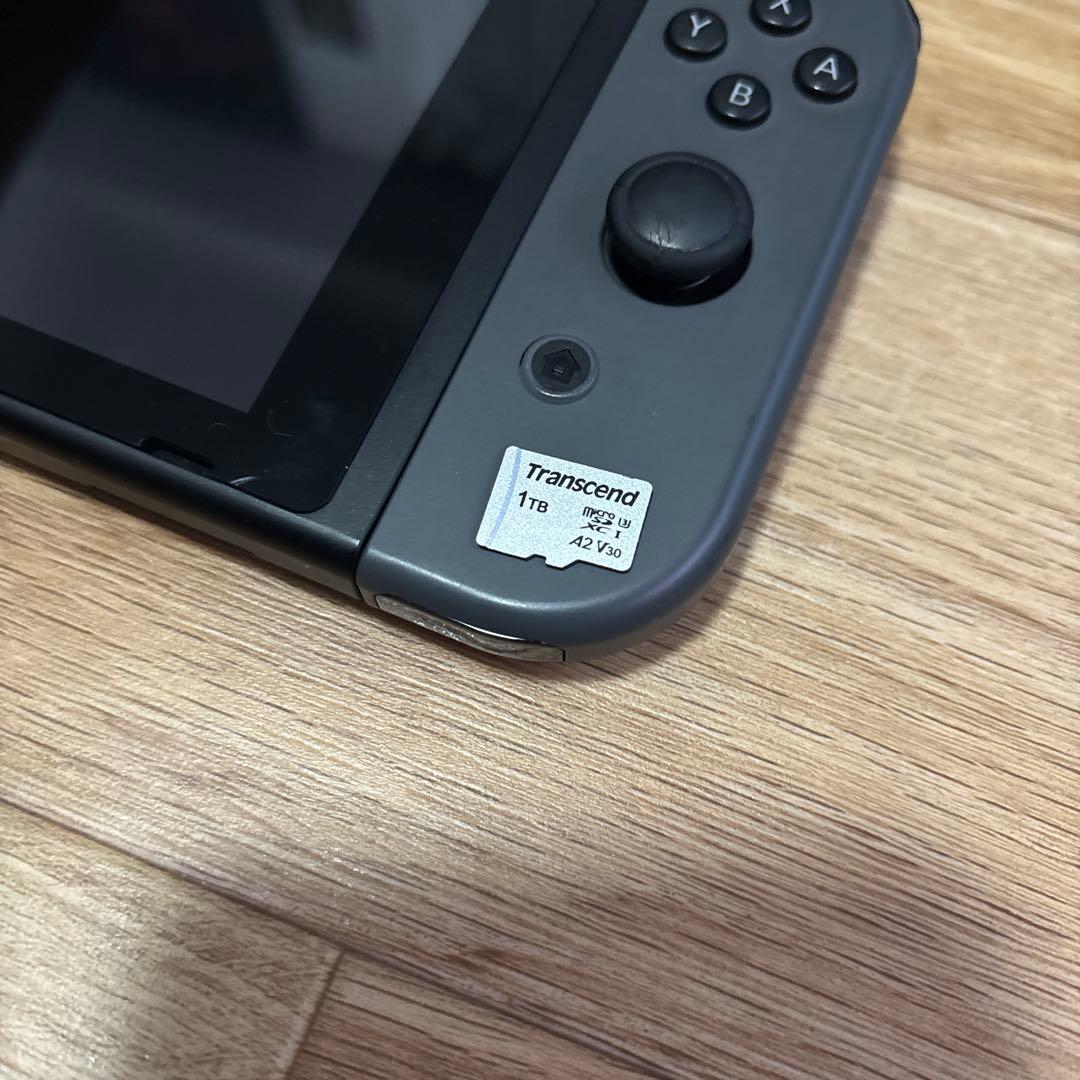 Nintendo Switch本体（microSDカード付き）