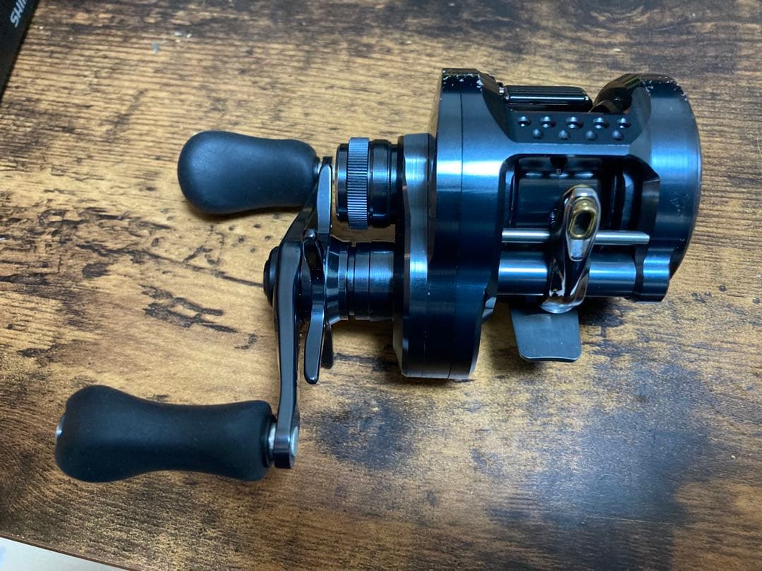 シマノ　カルカッタコンクエストシャローエディション30HG