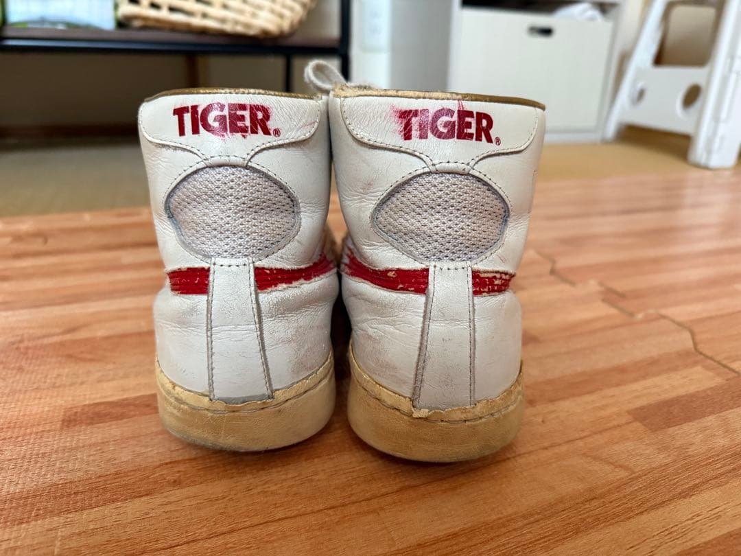 ASICS Tiger バスケットボールシューズ ホワイト/レッド