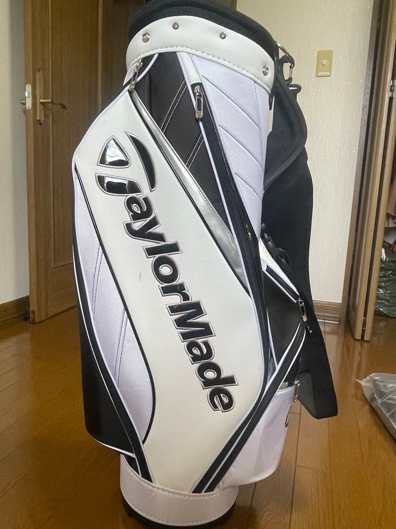 レア物 TaylorMade ゴルフバッグ Audiロゴ付き