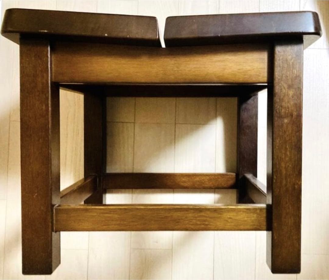 飛騨の家具 無垢材 大きめ四角のスツール