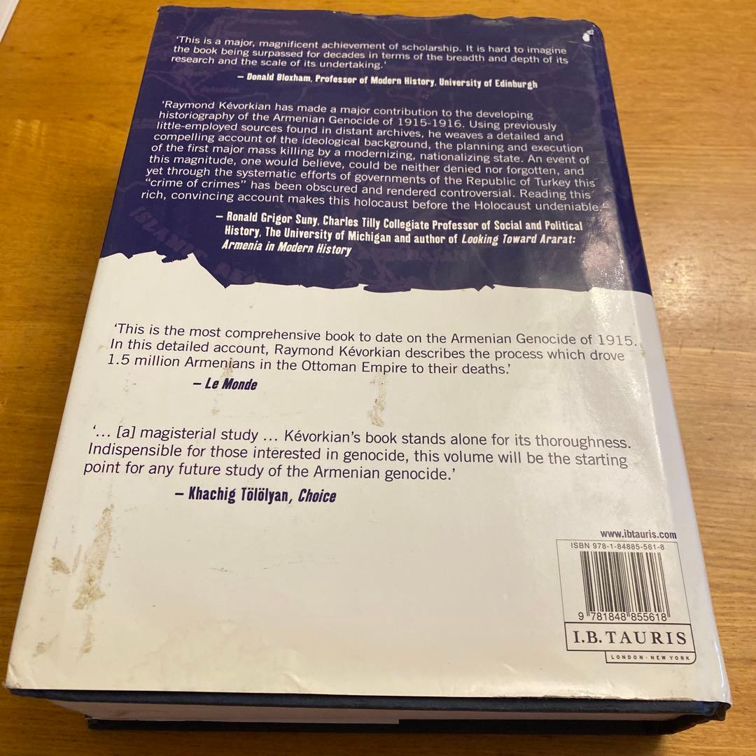 洋書 The Armenian Genocide: A Complete Histor