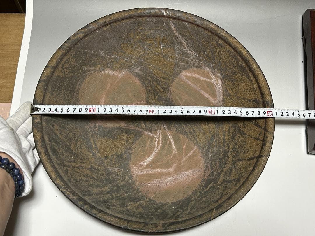 22　備前　牡丹餅 飾皿　約41㎝　大皿　唐木　皿立て 直しあり　詳細不明