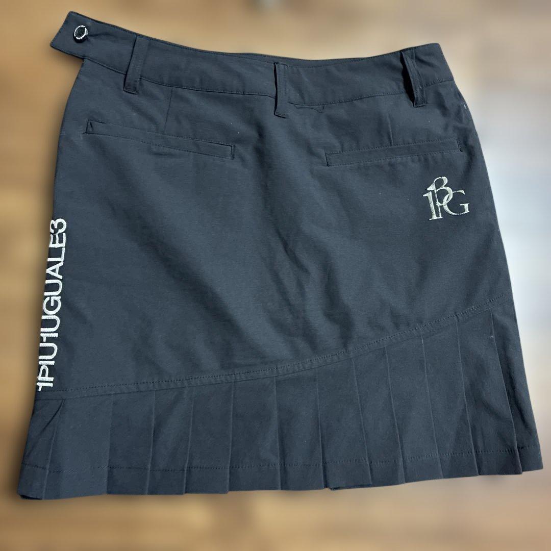 ウノピュウ！ホワイトハイネックTシャツとブラックスカートセット　Sサイズ