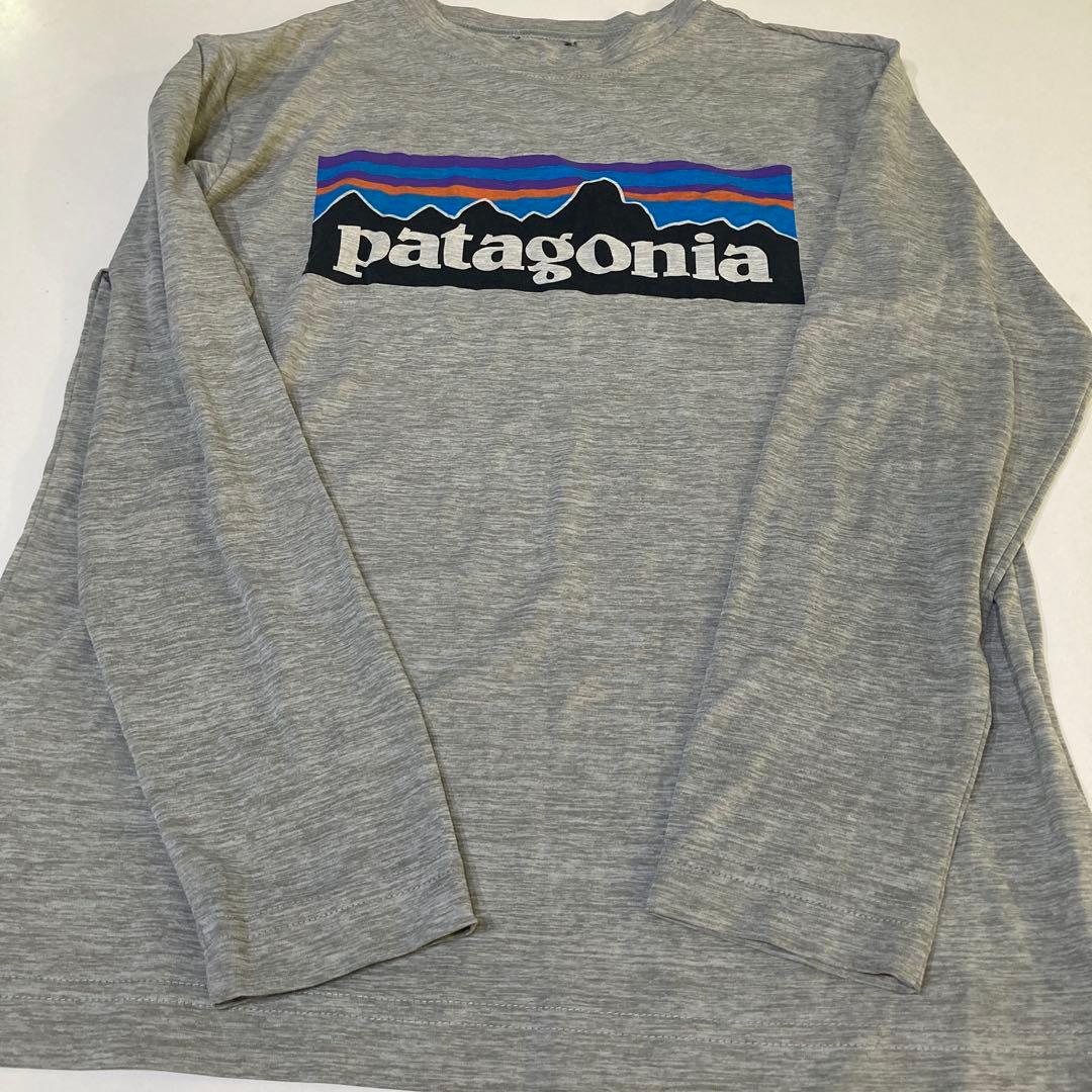 patagonia バギーズ　男の子用 オリーブグリーン