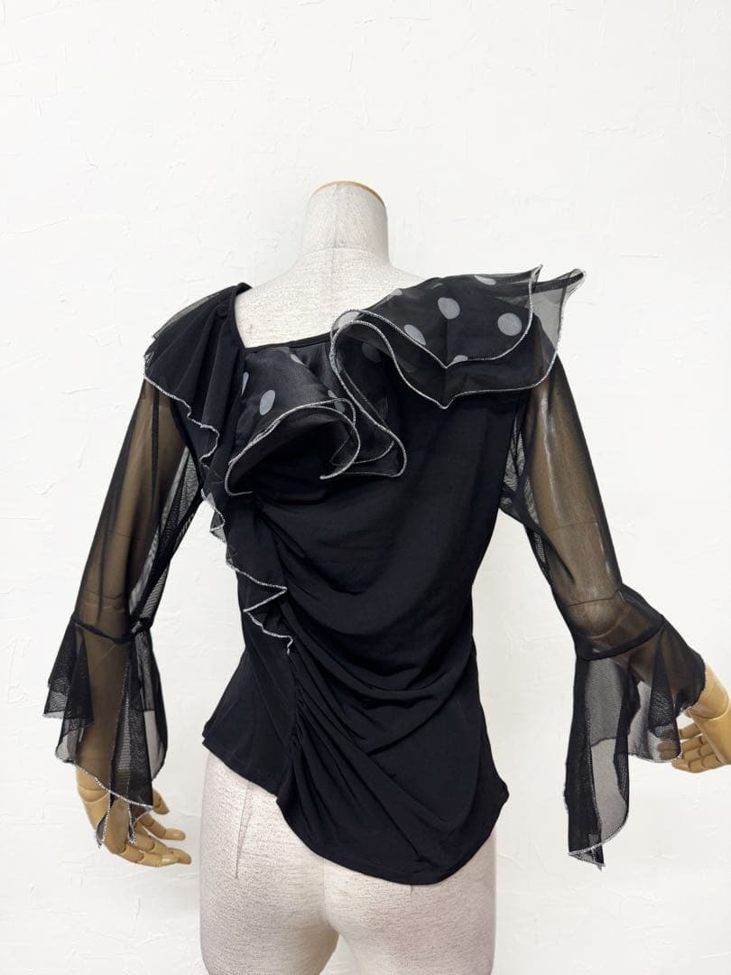 【華やか】新品　社交ダンストップス 黒 フリル ラメ縁取り ドット柄 ｍ039