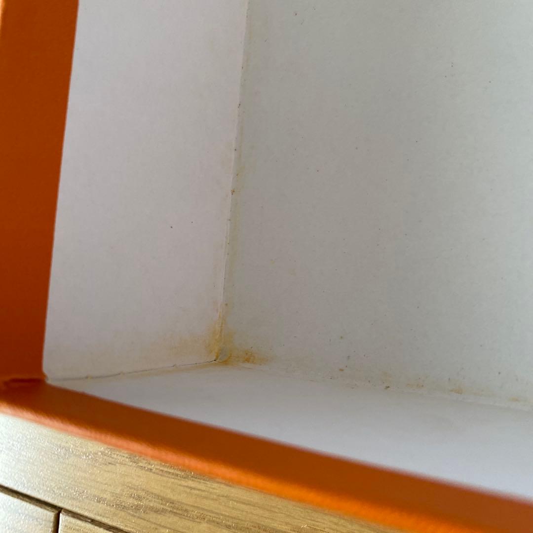 空箱です！　HERMES ギフト箱　約38×33×18センチ