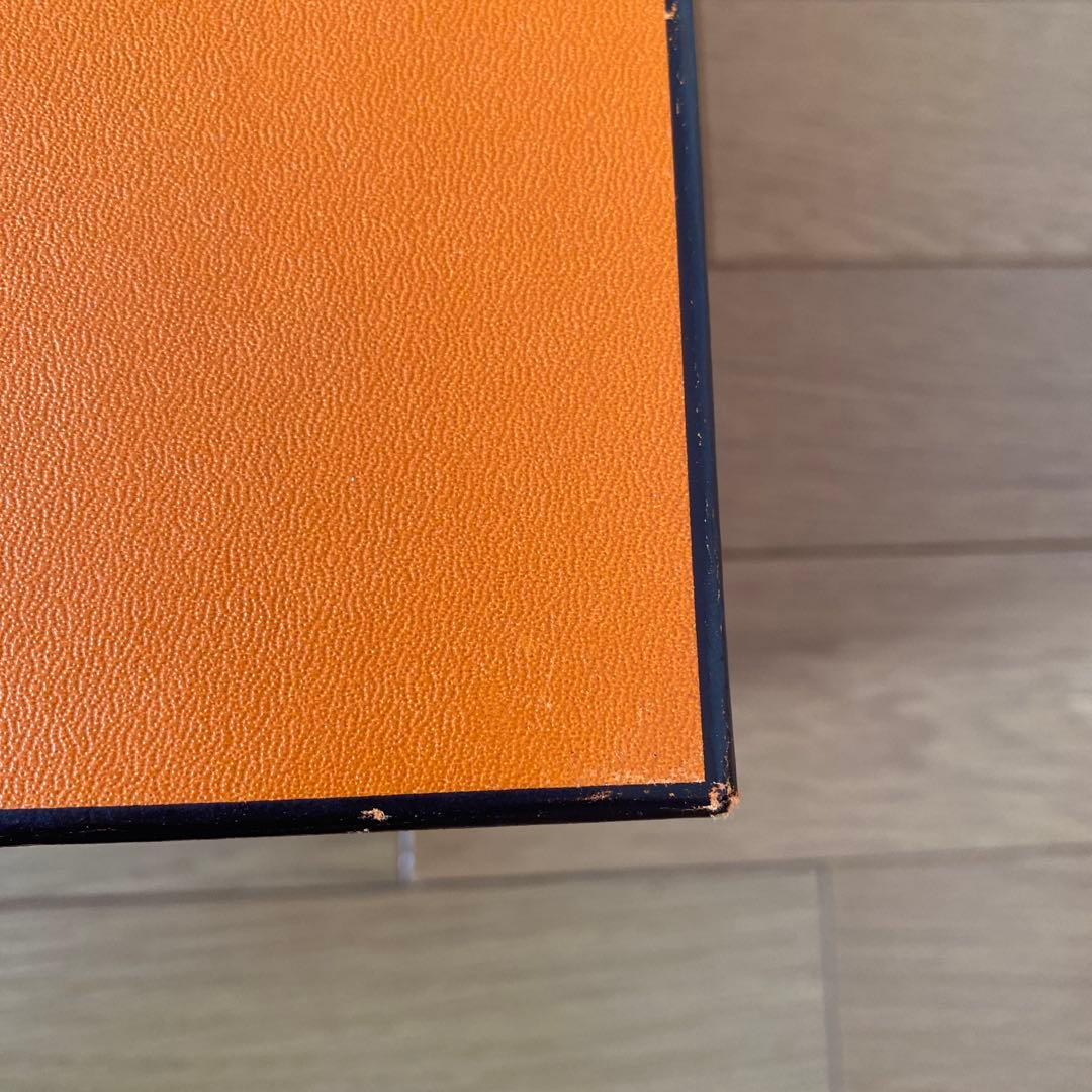 空箱です！　HERMES ギフト箱　約38×33×18センチ