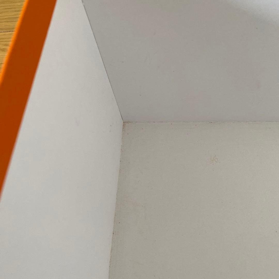 空箱です！　HERMES ギフト箱　約38×33×18センチ
