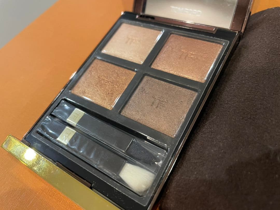TOM FORD アイカラークォード　サスピション