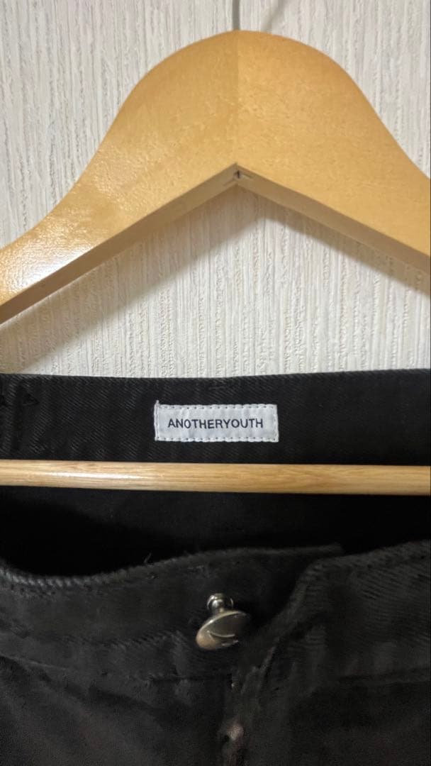 ANOTHERYOUTH ブラックダメージデニムパンツ
