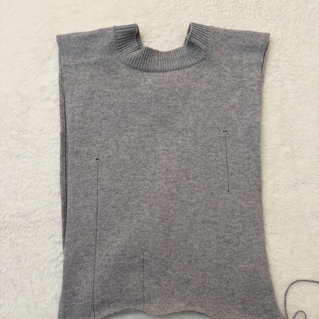Maison Margiela ダメージ加工 Vネック ニットベスト グレー