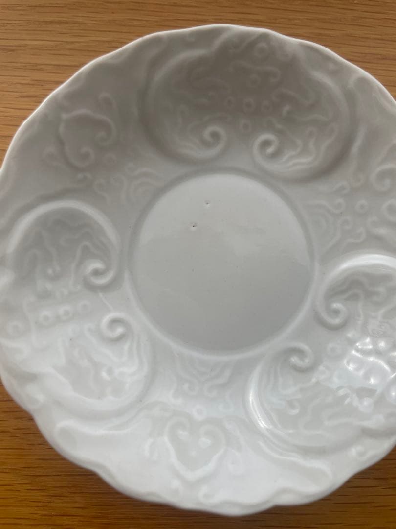 骨董 白磁 陽刻 小皿 2枚セット ひな祭りにも