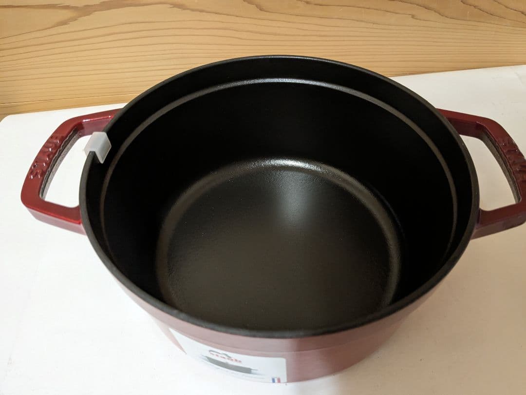 【極美品】Staub　ストウブ　ココット・ロンド　チェリーレッド　22cm