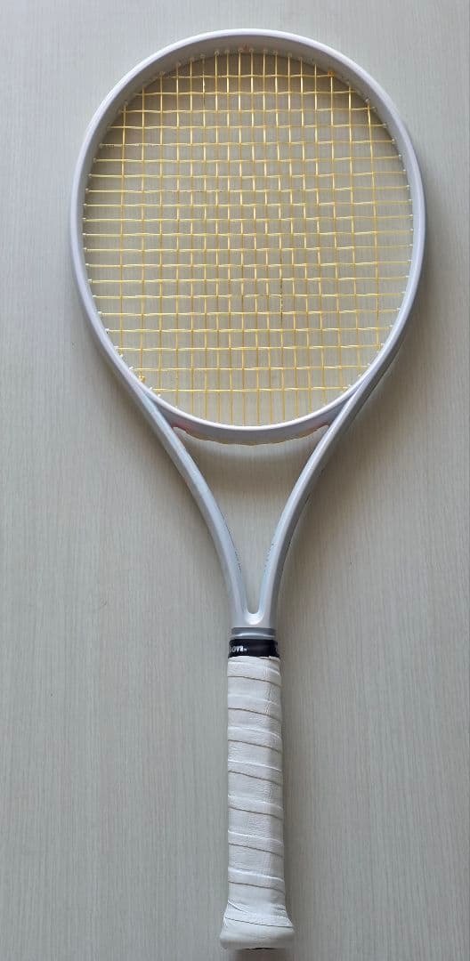 美品Wilson SHIFT 99 PRO V1 G2ガット張り上げ済