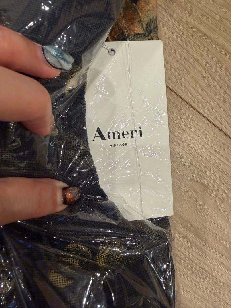 新品タグ付き✨ Ameri Vintage 花柄ワンピース