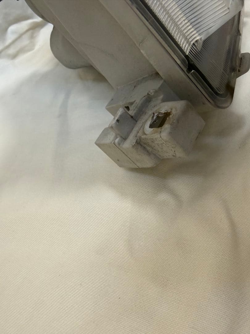 トヨタ　プロボックス　左ヘッドライト