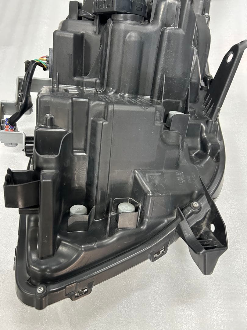 80エスクァイア G i左ヘッドライト後期美品￼