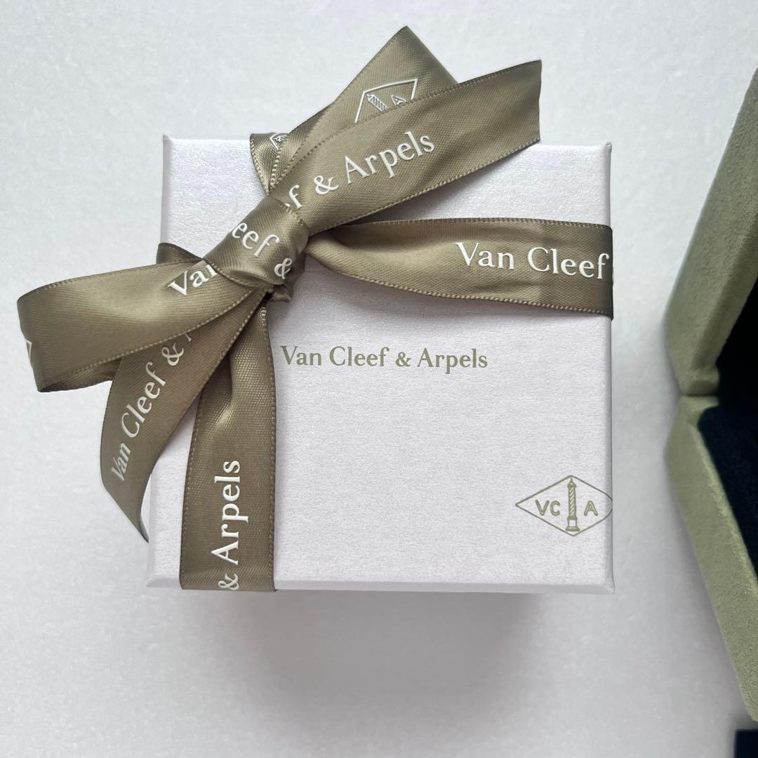 Van Cleef & Arpels ネックレス ペンダント ケース 空箱