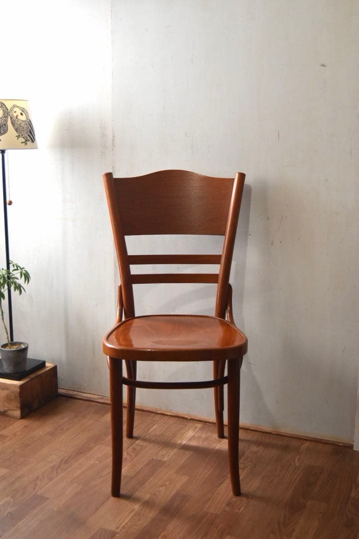 Bentwood chair ④