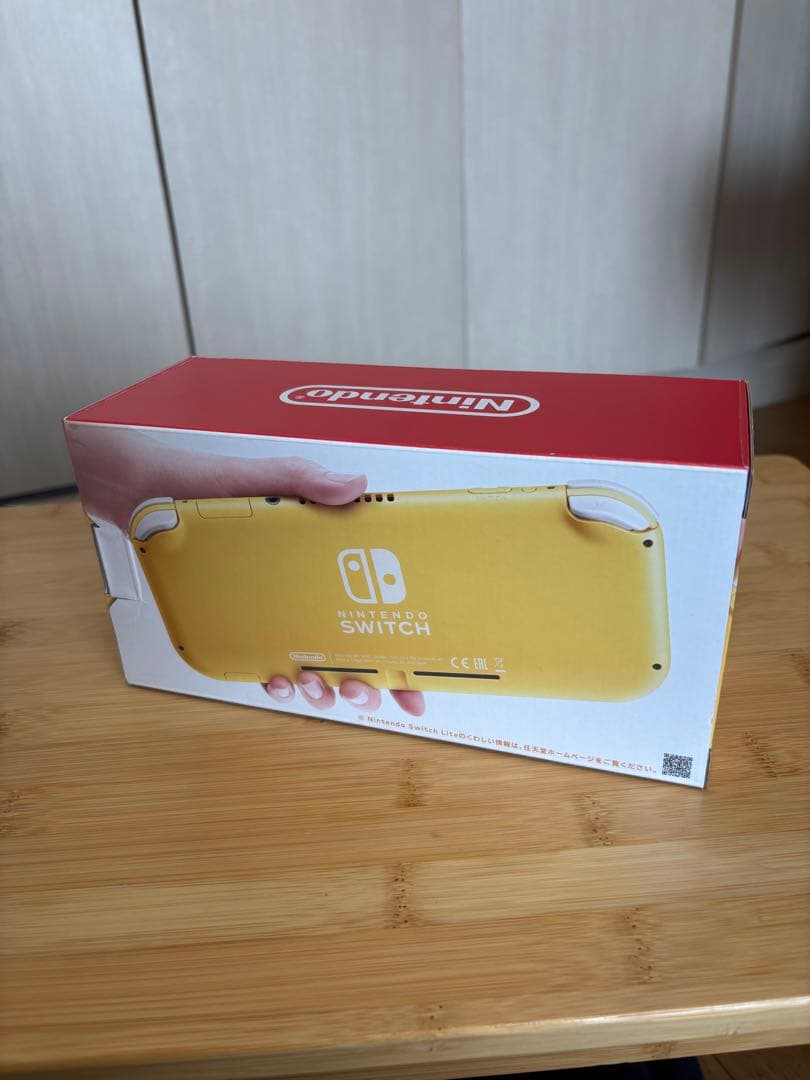 Nintendo Switch Lite イエロー（充電器&箱付き）