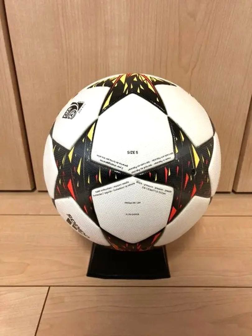 2014 2015 フィナーレ　サッカーボール　アディダス  公式球　５号球