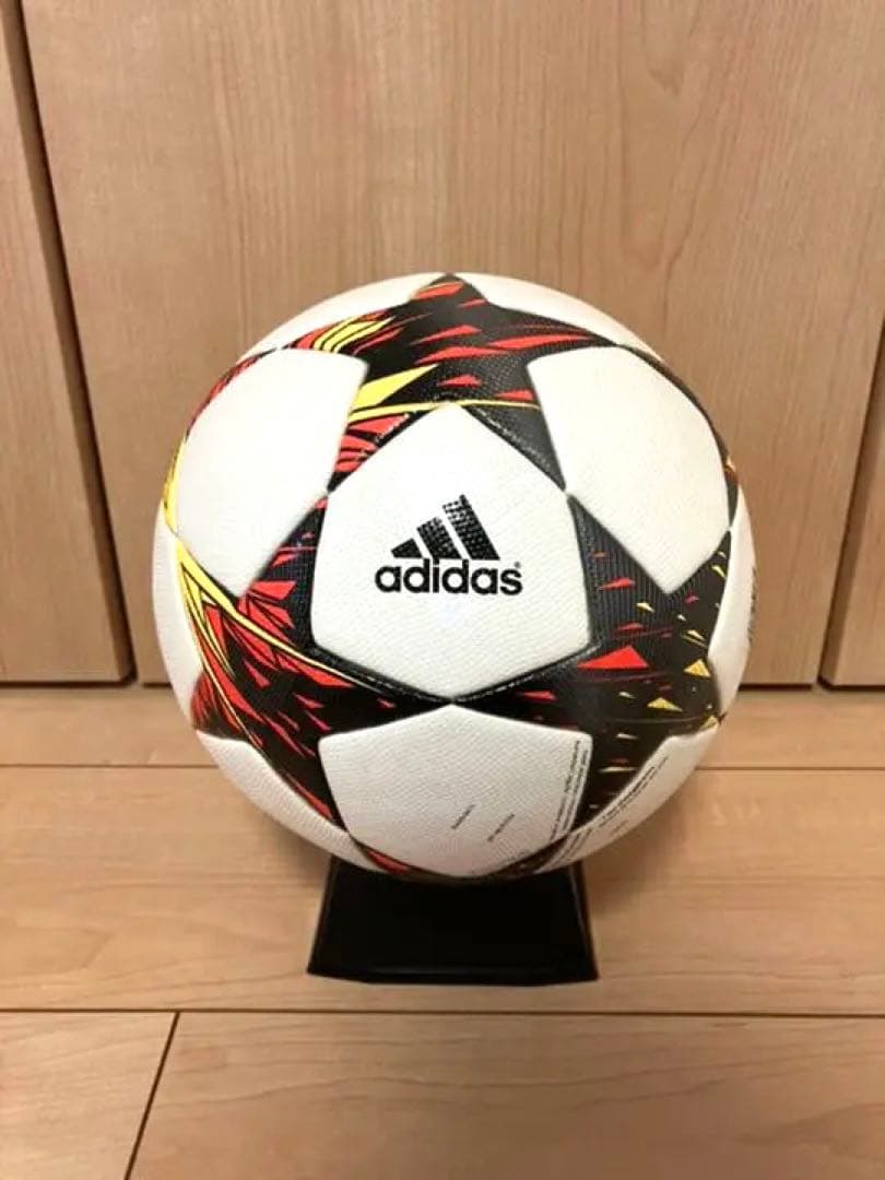 2014 2015 フィナーレ　サッカーボール　アディダス  公式球　５号球