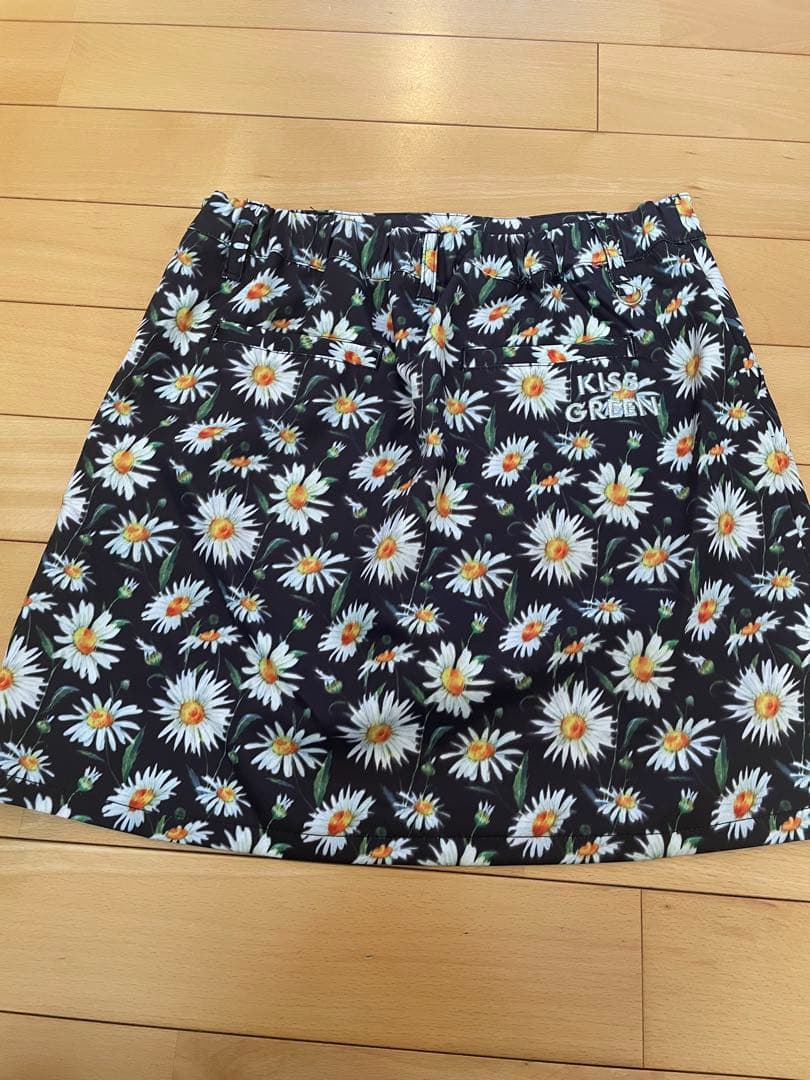 【新品未使用タグ付き】kiss on the green 花柄　セットアップ　L
