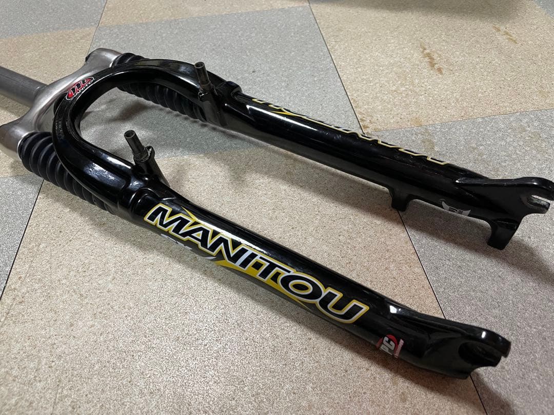 Manitou マグナム　サスペンションフォーク （SXのデカールチューン）