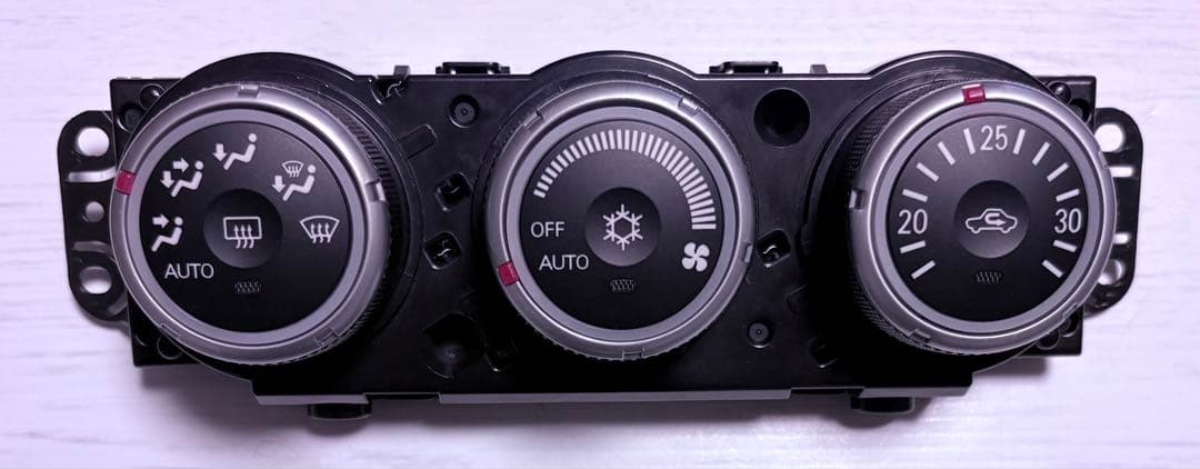 【USED】デリカ D5 前期 エアコン コントロール スイッチ LED打替品