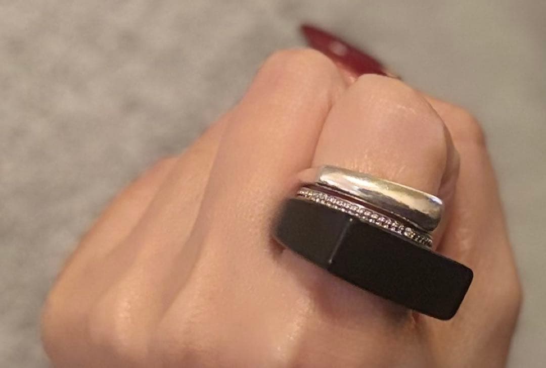❤︎ NOR ❤︎様 ヨーガンレール モダンデザインの黒とシルバーカラーのリング