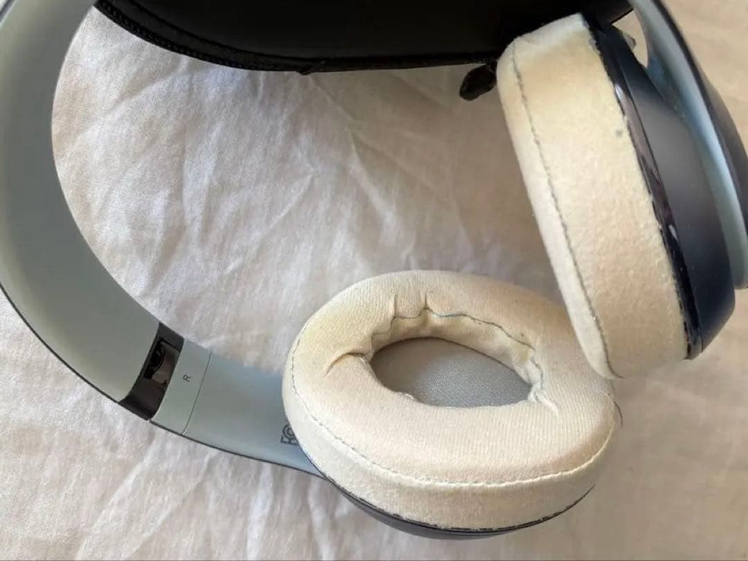 超￼美品 希少カラー Beats Studio Wireless メタリック