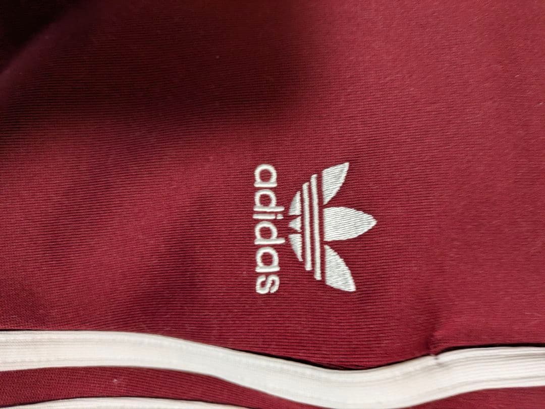 adidas バーガンディ ジャージパンツ