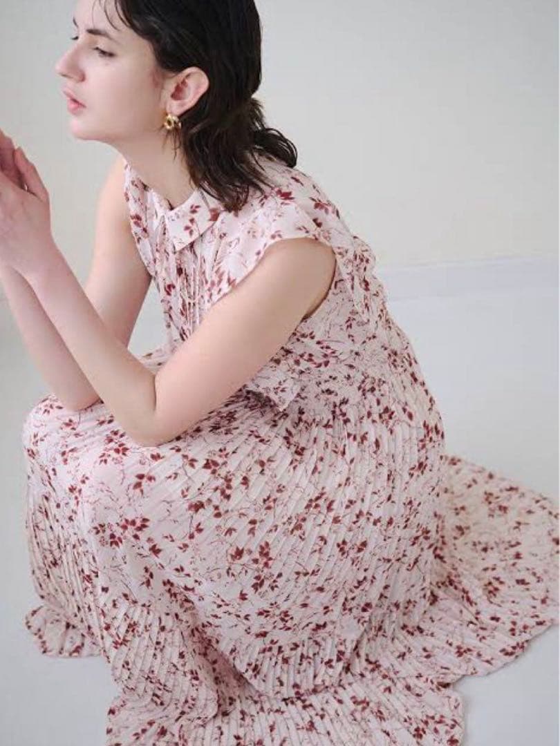 snidel Sustainableフリルプリーツワンピース00