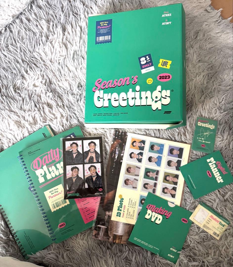 お得＊ATEEZ シーグリ3年分＋新品同様雑誌4種＋オマケ多数　アチズ