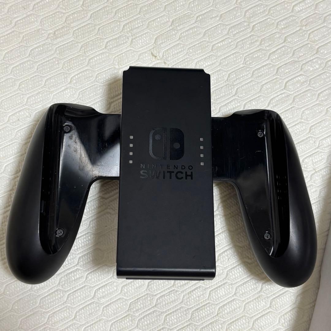 【美品】Nintendo Switch 本体 グレー　新モデル　おまけ付き