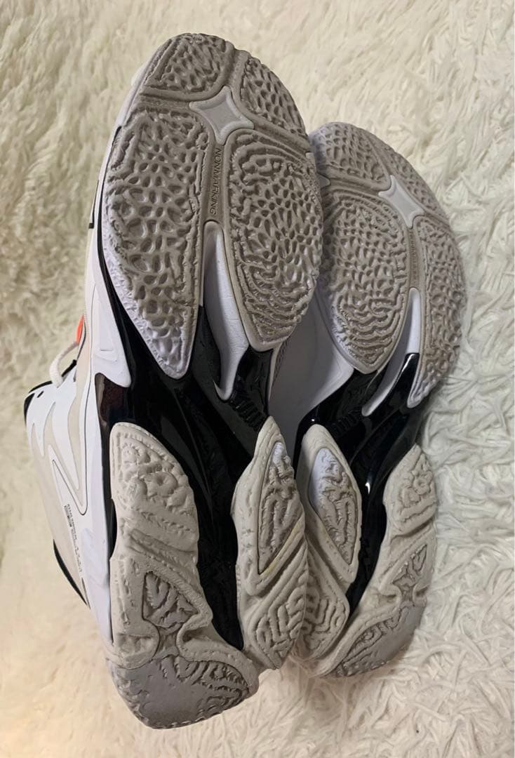 Mizuno Wave Lightning Z8 ミズノ　スニーカー　28㎝