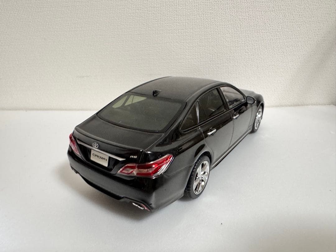 か*つ様 トヨタ クラウン ミニカー カラーサンプル 1/30