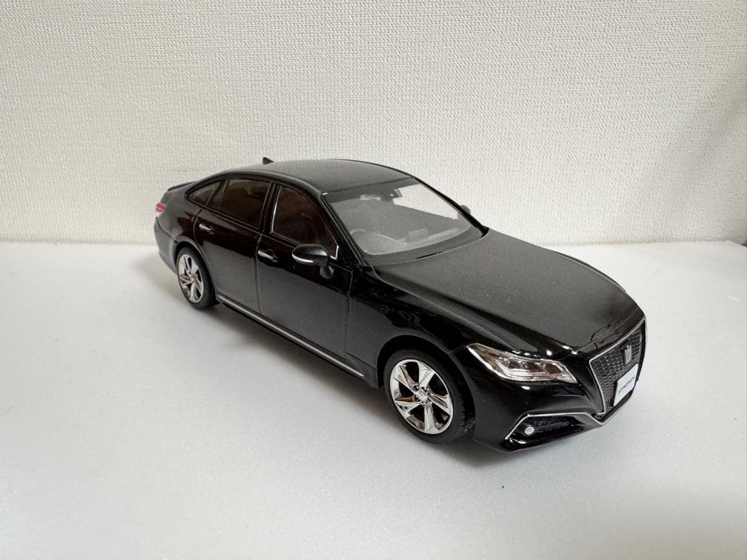 か*つ様 トヨタ クラウン ミニカー カラーサンプル 1/30