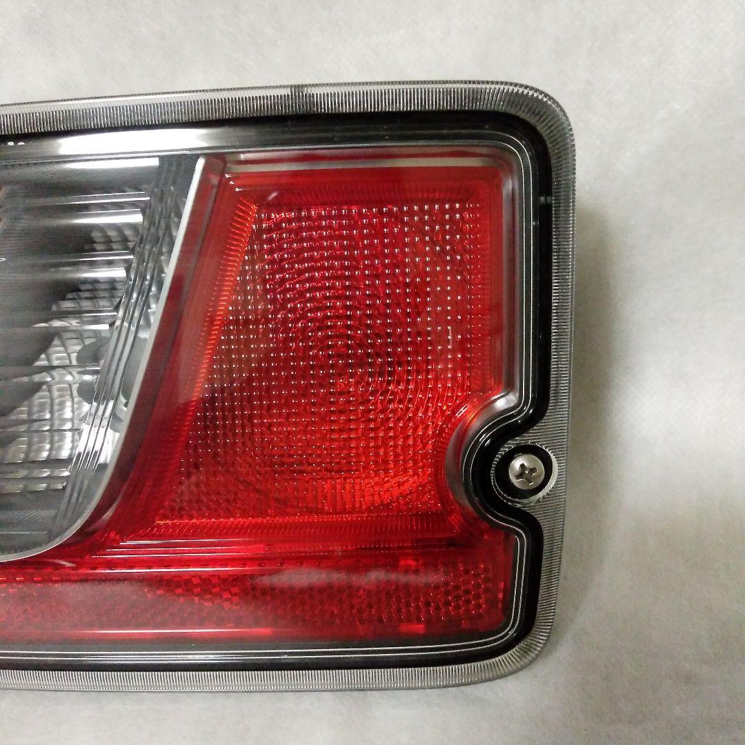 ダイハツ ハイゼット S710V 右テールレンズ テールランプ