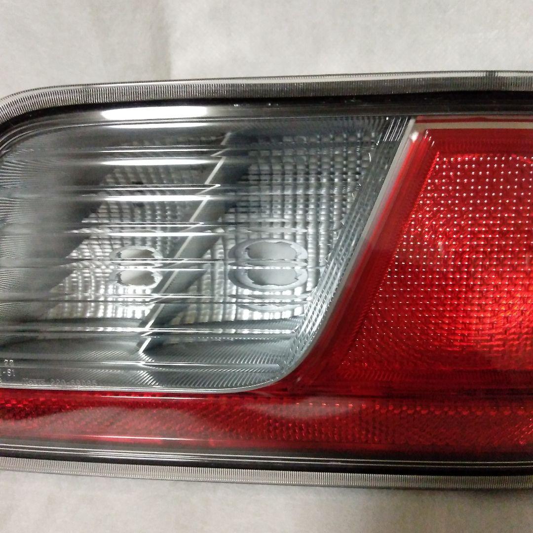 ダイハツ ハイゼット S710V 右テールレンズ テールランプ