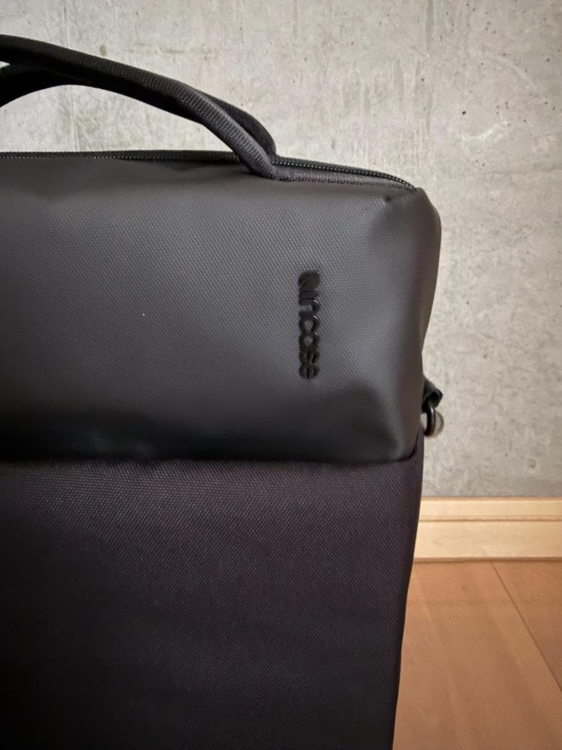 【ほぼ新品】Incase 2WAY トートバッグ・ブラック 正規品・保証書付
