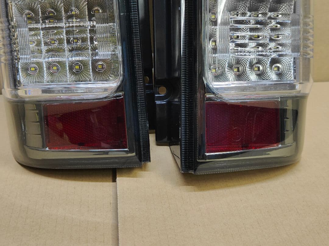 新品 ハイエース テールランプ 純正風 シーケンシャル スモーク LED
