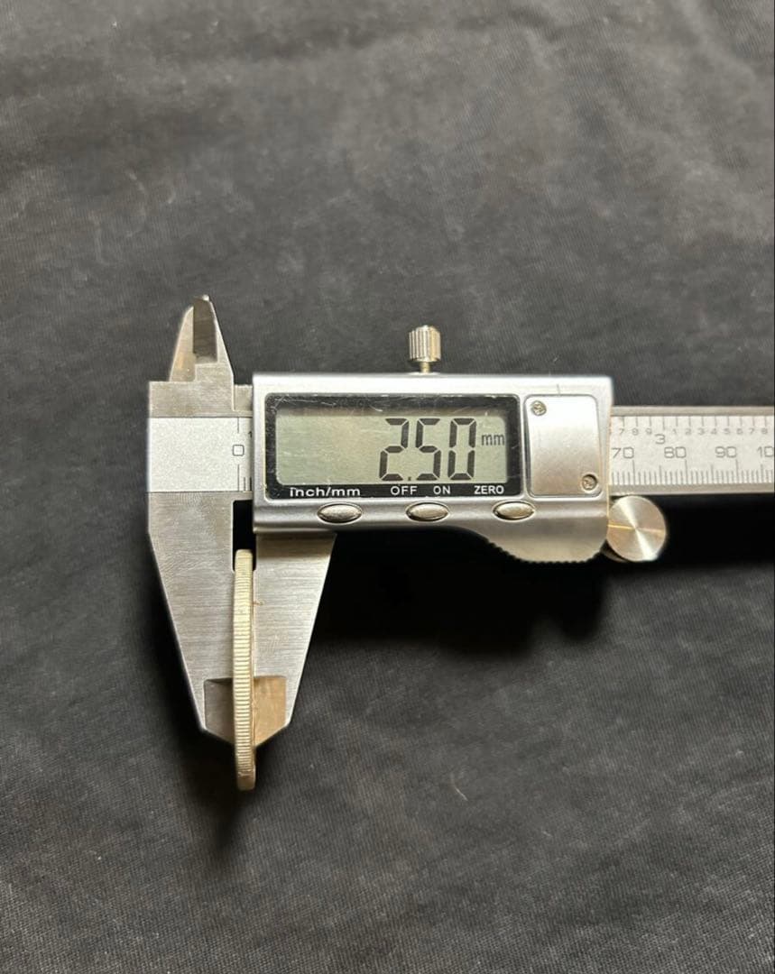 貿易銀 明治九年 厚さ2.5mm 直径38.69mm