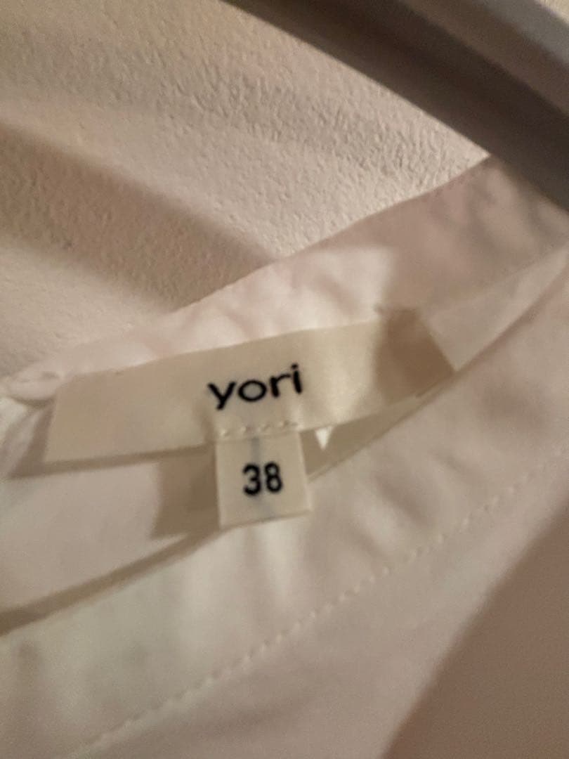 パフスリーブブラウス　38 yori