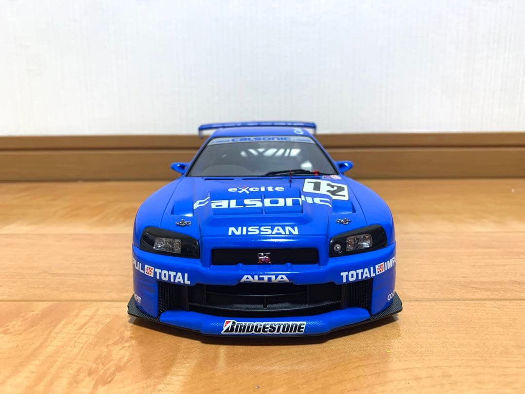 ミニカー AUTOart Calsonic Nissan GT-R 1/18
