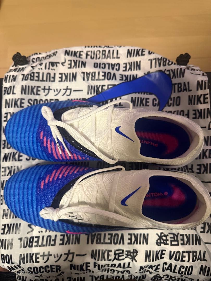 サッカーを辞め、使うことがないため売ります。 よろしくお願い致します。